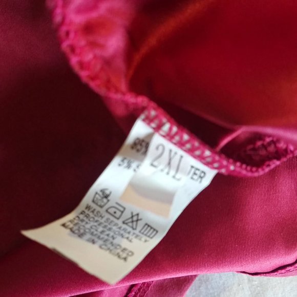 Plus Size Rose Red Zip Jacket - Picture 3 of 5